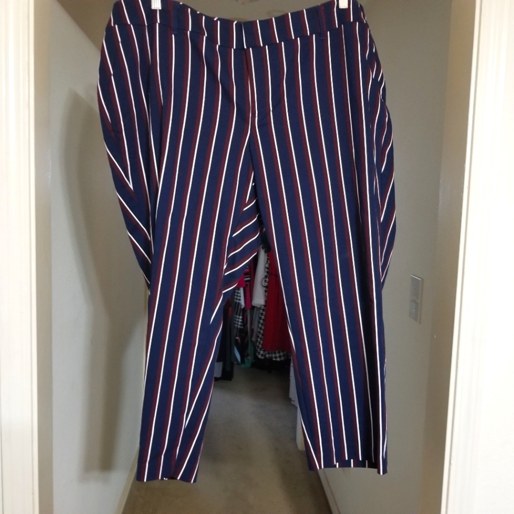 Old Navy Striped Capri Pant